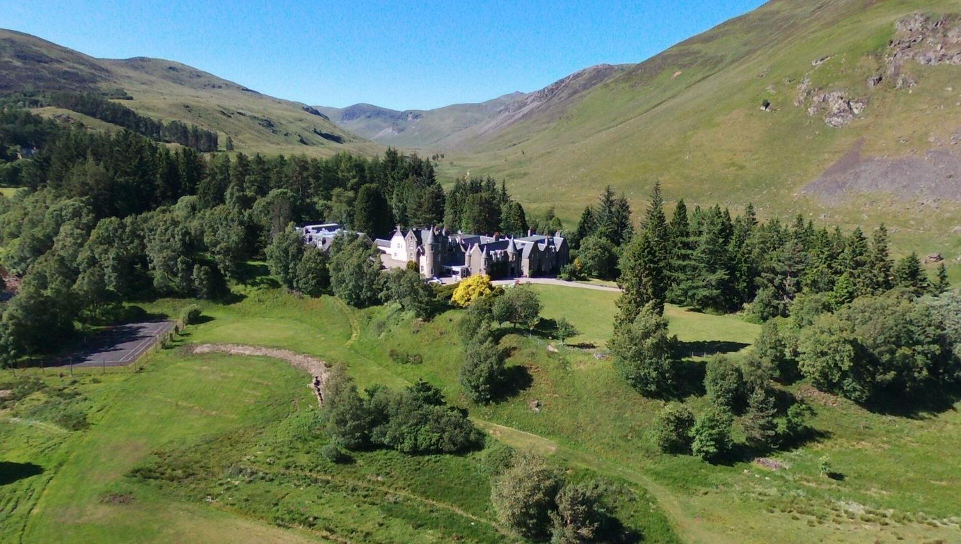 Dalmunzie Castle Hotel Glenshee Exterior foto